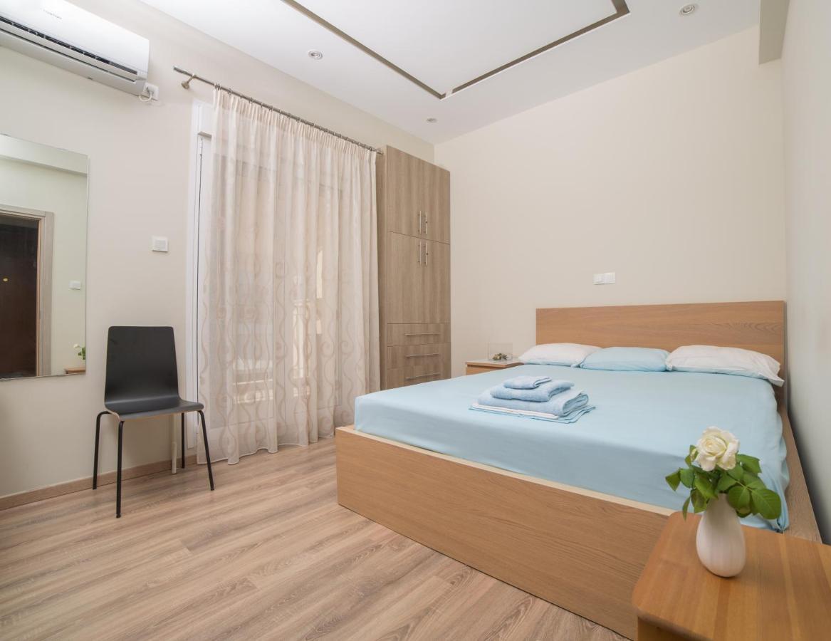 Cosy Apartment With Terrace Near Metro Station Athen Eksteriør billede