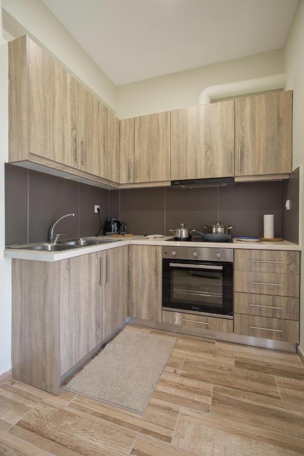 Cosy Apartment With Terrace Near Metro Station Athen Eksteriør billede